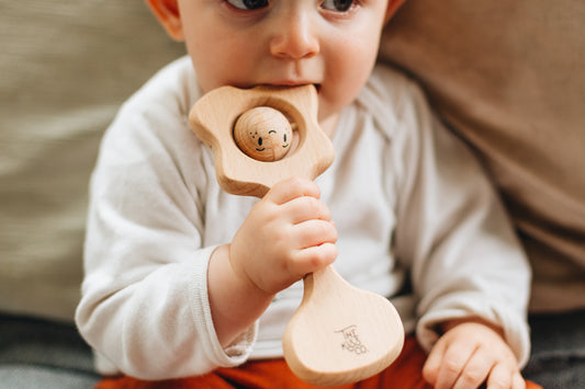 Pēpi Kiss - all natural teething rattle - The Kiss Co